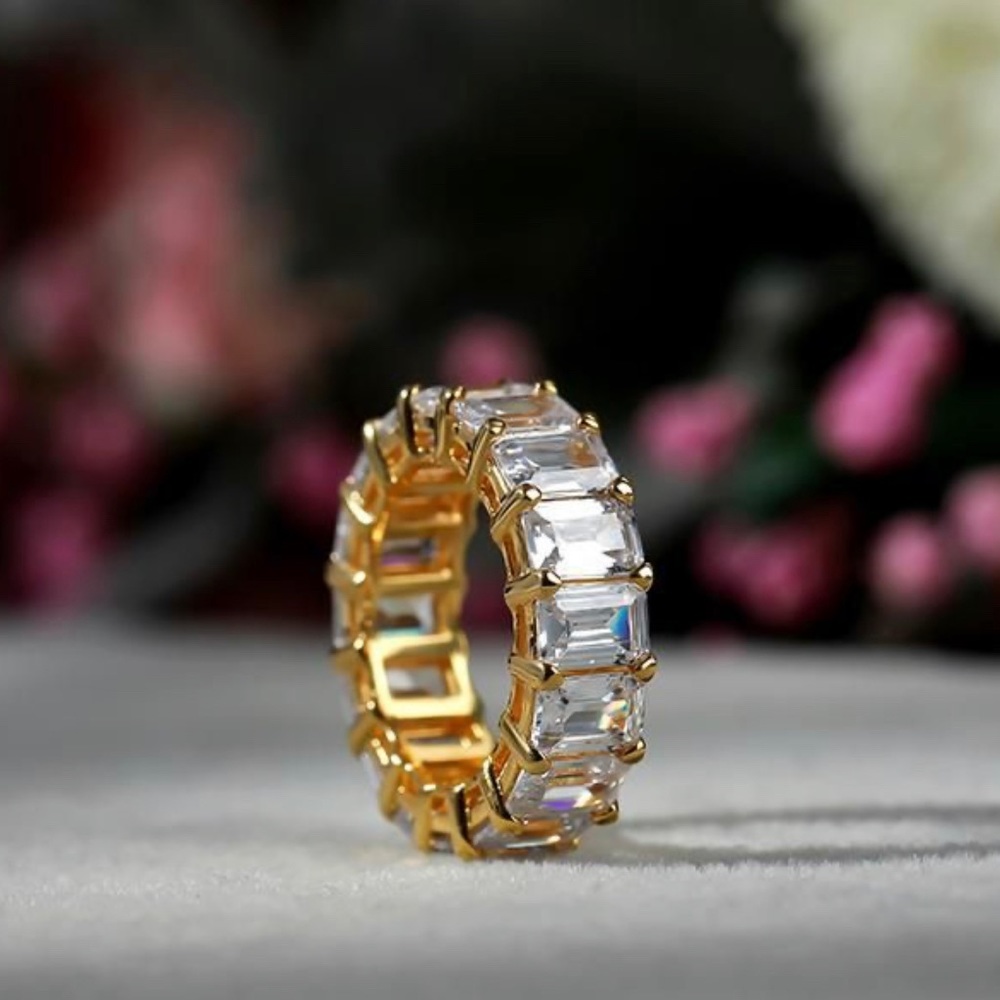 Italo Golden Emerald Eternity Wedding Band
